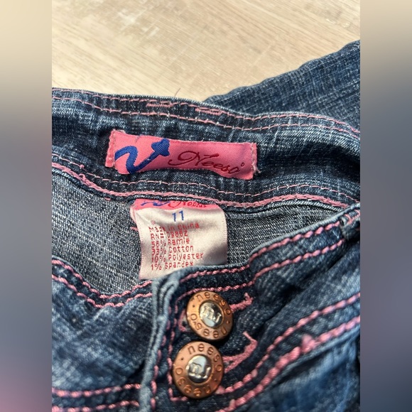 πNeesa & The Lil Pink Dog 
Vintage Y2K - Picture 6 of 6